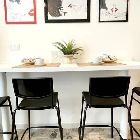 Pit Stop Station Bed and Breakfast Τσιαμπίνο